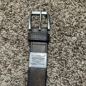 Levi’s Men’s 42-44 XL Synthetic Leather Reversible Belt Metal Buckle